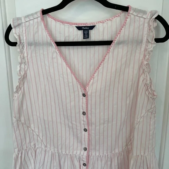 Flutter sleeve top - Picture 3 of 3